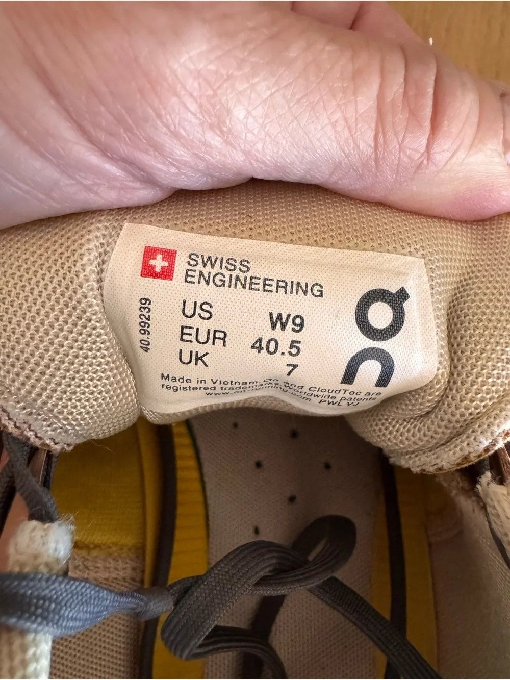 On Cloud Mocha X running shoe size 9 - Picture 5 of 5